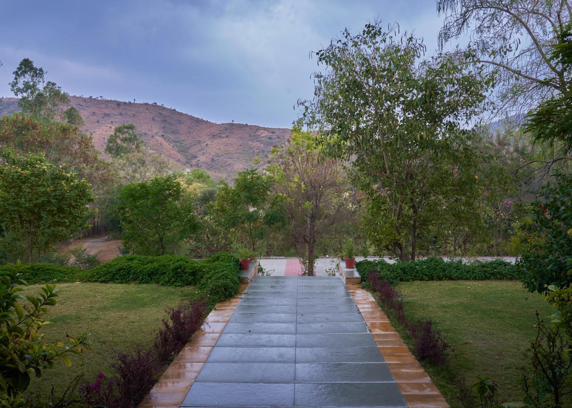 Dabok The Hunting Lodge Resort Udaipur - Villas & Pool מראה חיצוני תמונה